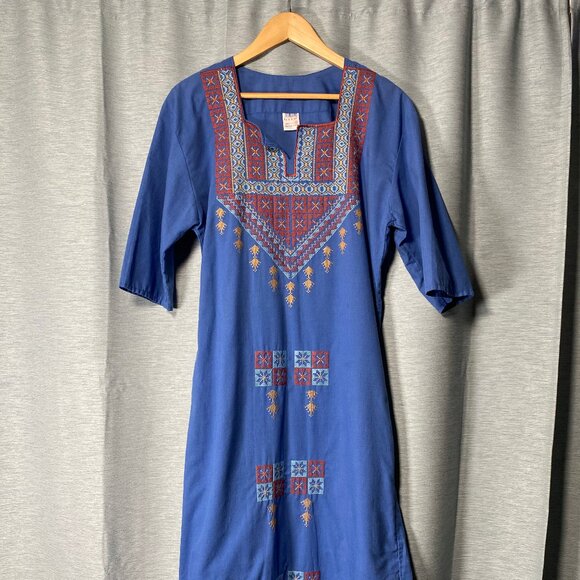 100% Pure Egyptian Cotton Egyptian Dress	Medium - Picture 1 of 6